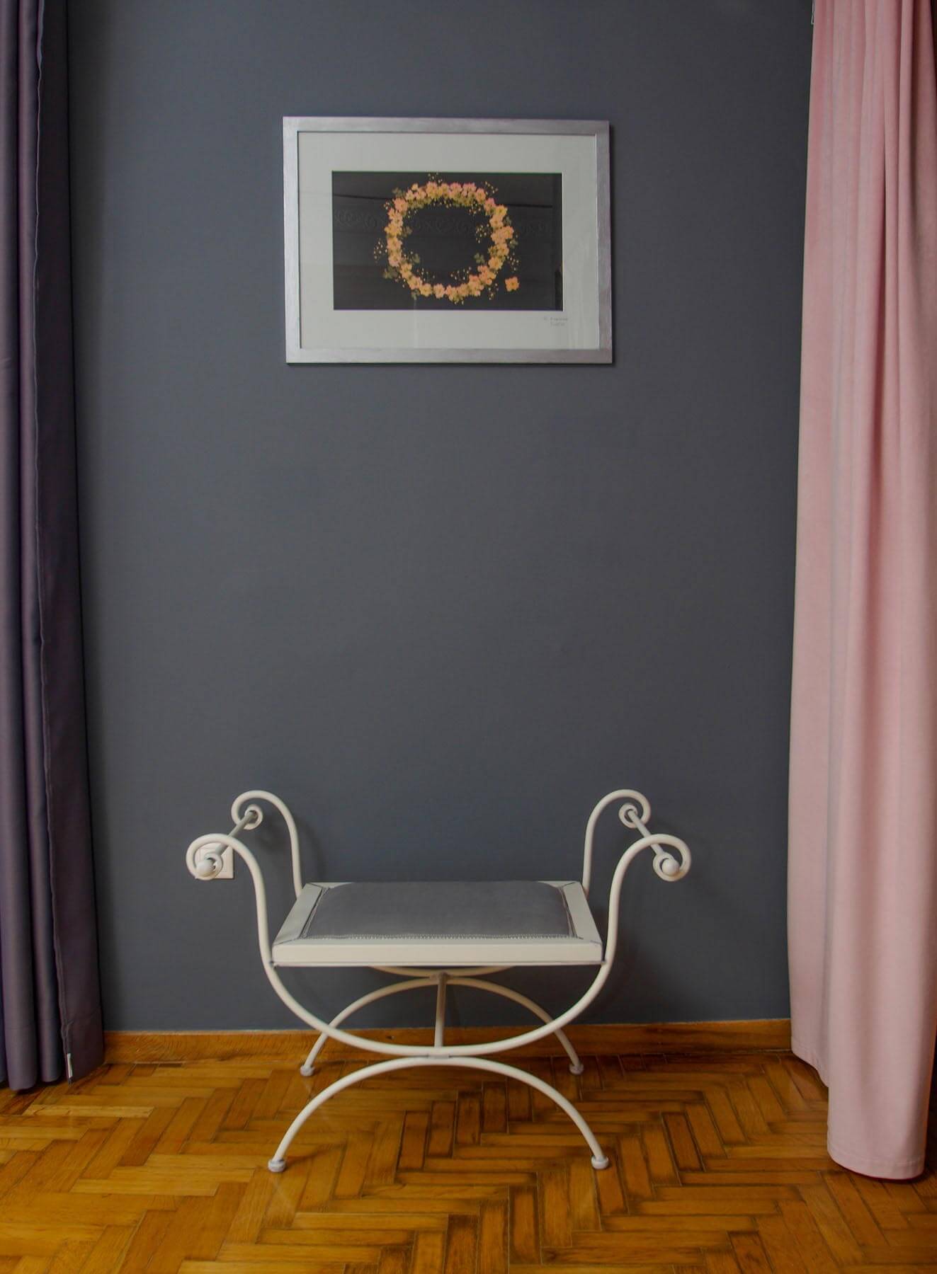 Bed room