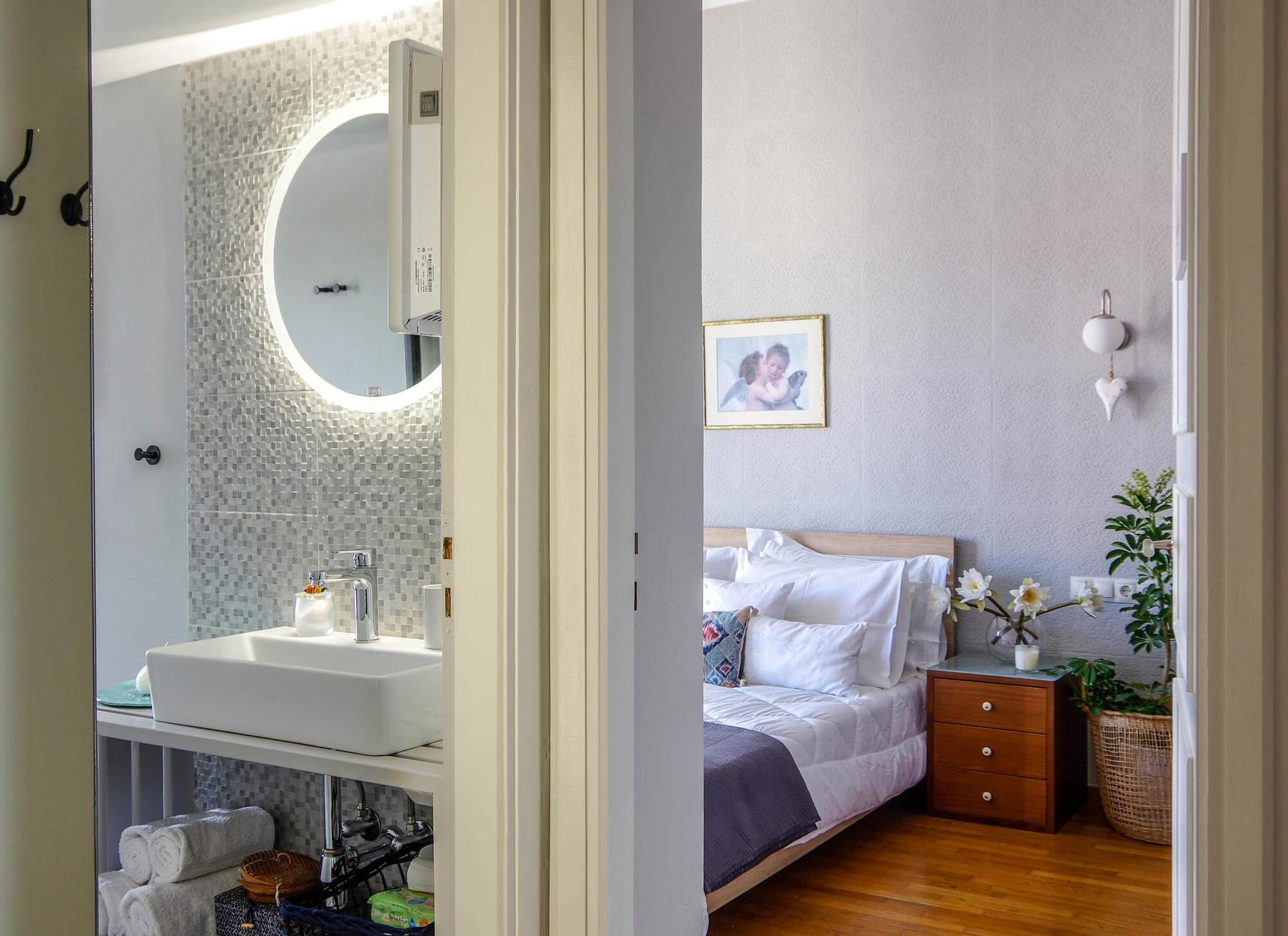 Bed room