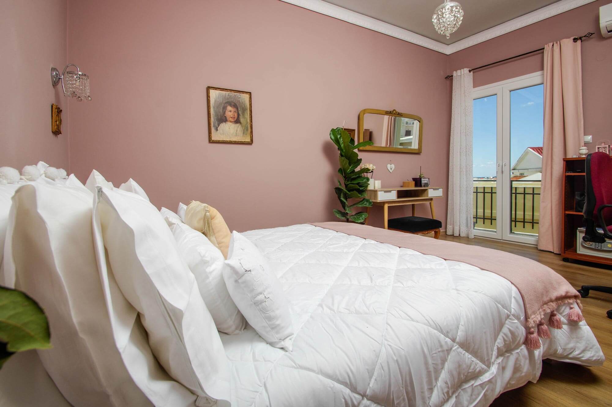 Bed room