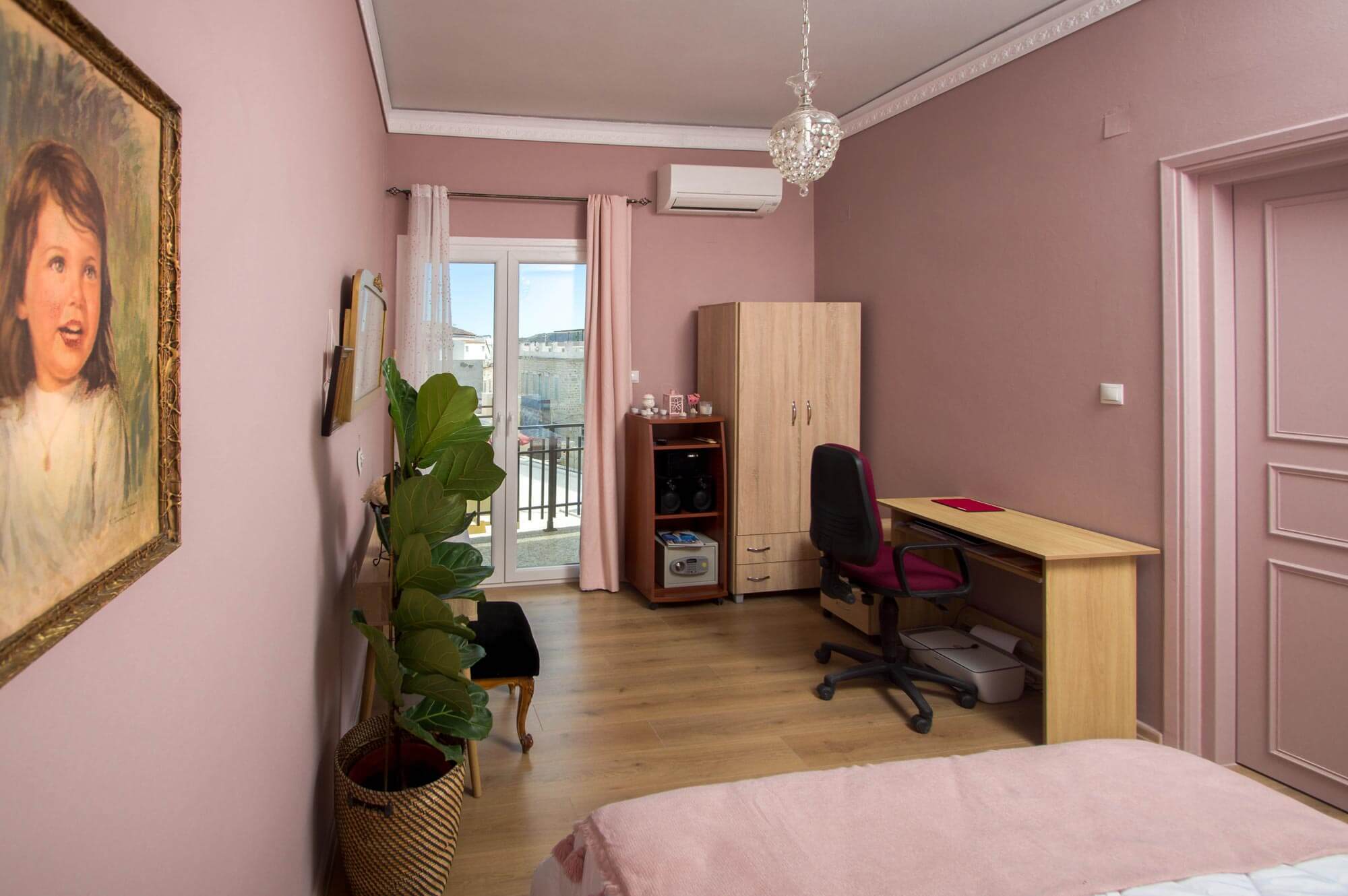 Bed room
