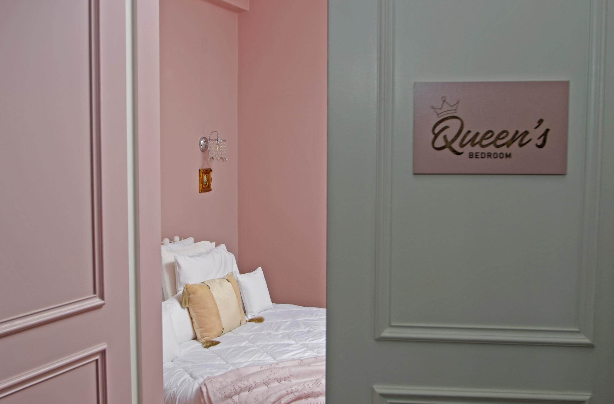 Bed room